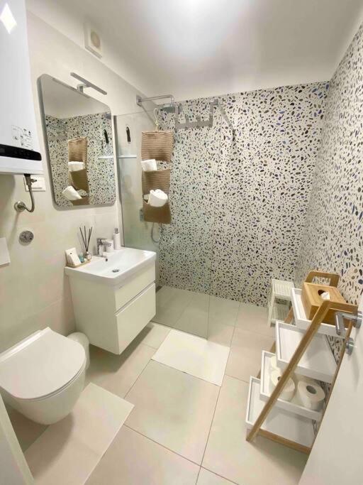 Studio Apartment Rosa Krk Krk Town Eksteriør billede